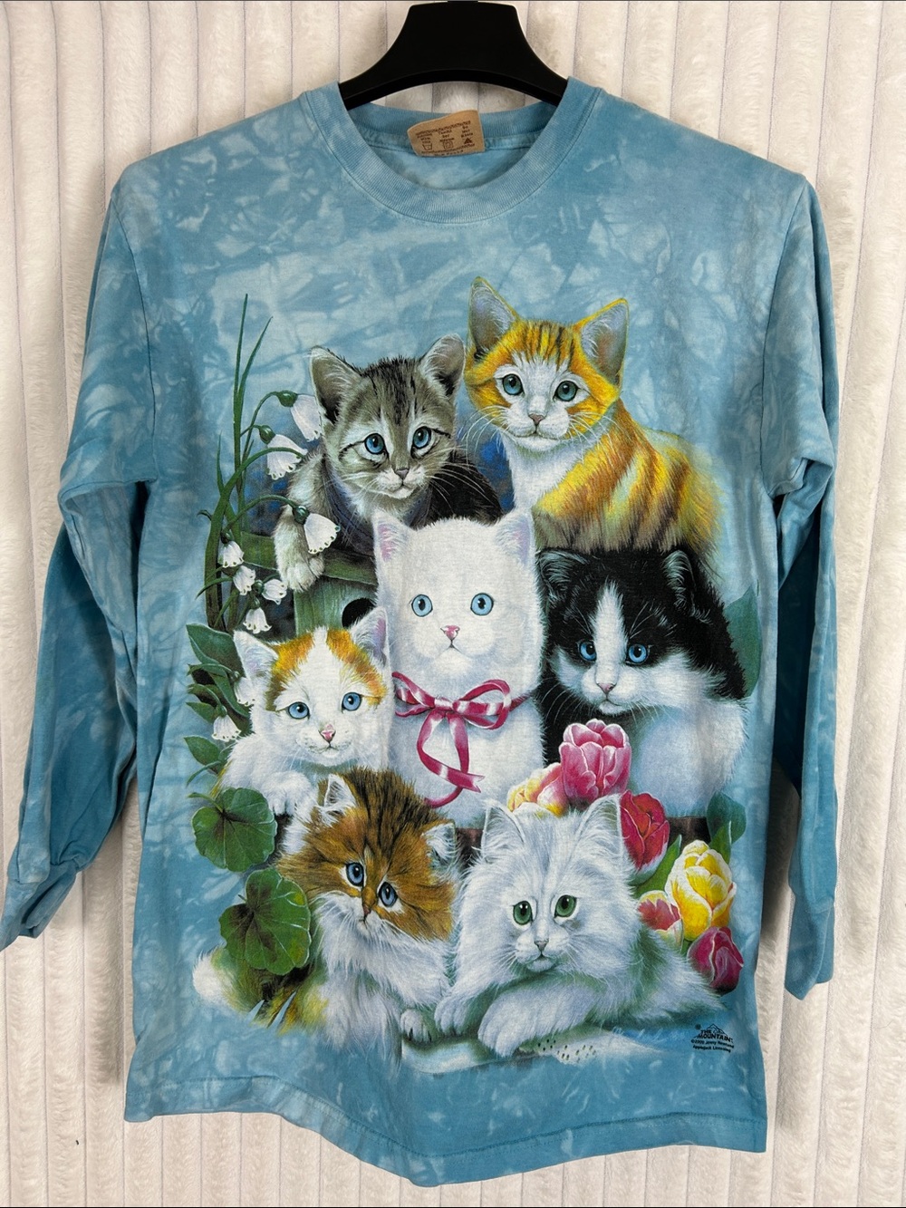 Y2K The Mountain blue tie-dye kitten, kitty cat graphic, long sleeve T-shirt M